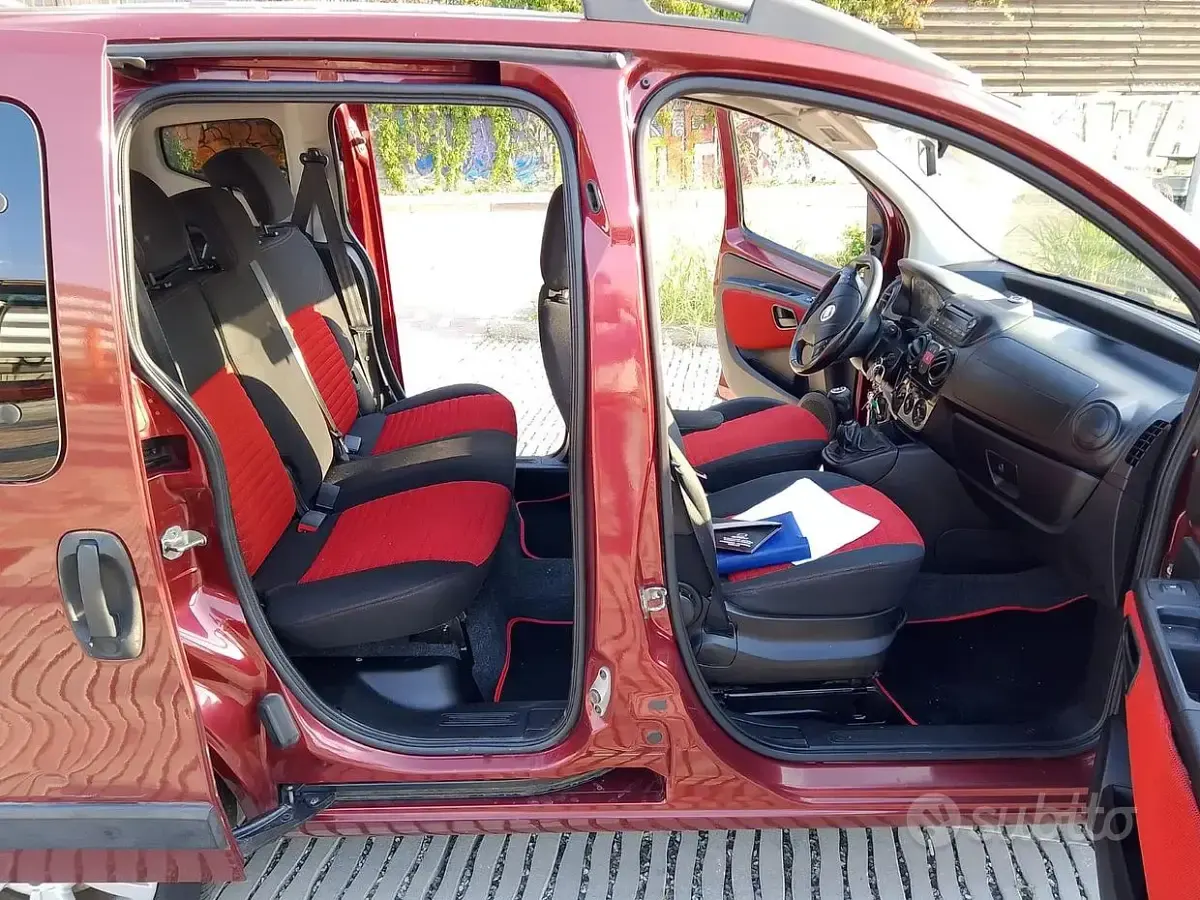 Usata Fiat Qubo Trekking 75 CV (55 kW) 2010 Rosso Monovolume