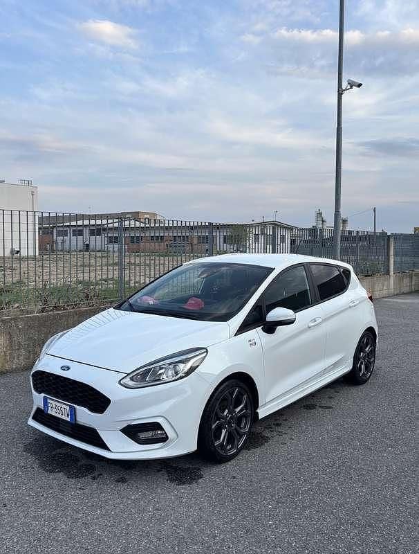 Usata 2018 Ford Fiesta ST-Line Utilitaria | 9900 € (Buon prezzo) - Immagine 1/4