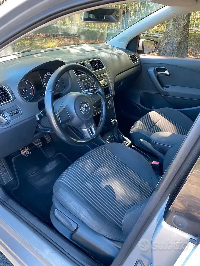 Usata VW Polo 90 CV (66 kW) 2012 Grigio Utilitaria