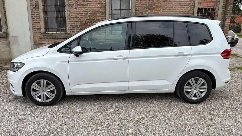 Usata VW Touran Trendline 116 CV (85 kW) 2017 Bianco Monovolume