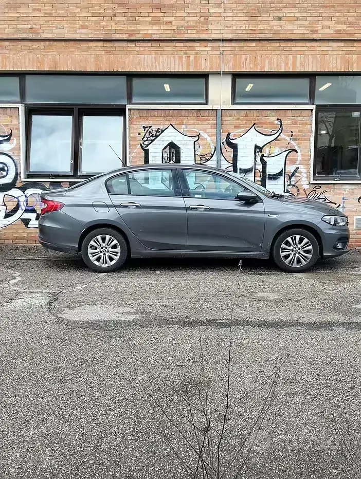 Usata Fiat Tipo 95 CV (69 kW) 2016 Grigio Berlina