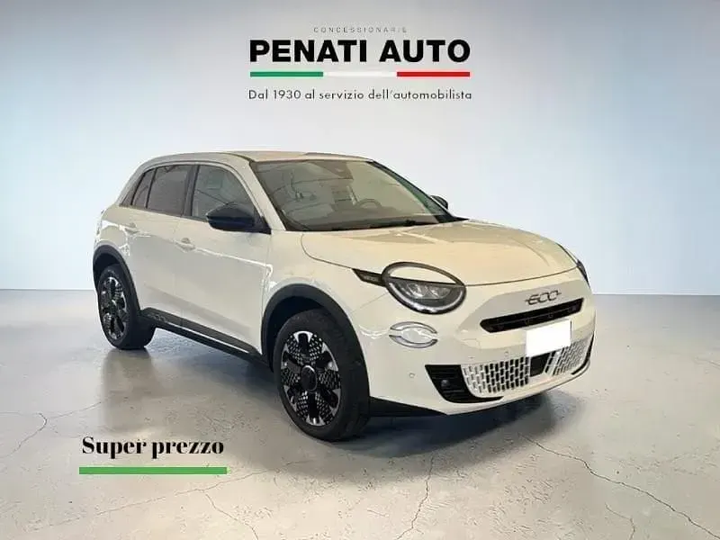 Nuova Fiat 600 La Prima 136 CV (100 kW) 2025 Beige SUV