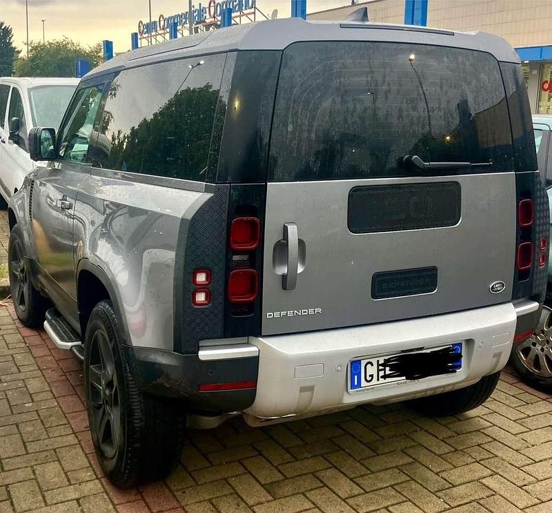 Usata Land Rover Defender HSE 249 CV (183 kW) 2022 Grigio SUV