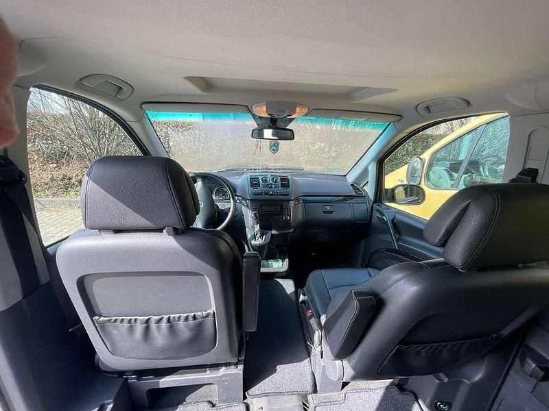 Begagnad Mercedes Viano 109 HK (80 kW) 2009 Svart Minibuss