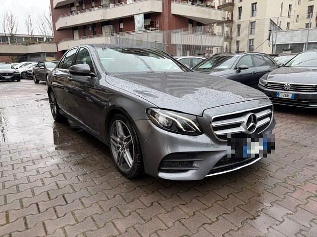 Usata Mercedes E220 Premium Plus 194 CV (142 kW) 2018 Grigio scuro Berlina
