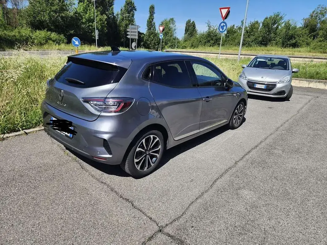 Usata Renault Clio V Techno 90 CV (66 kW) 2024 Berlina