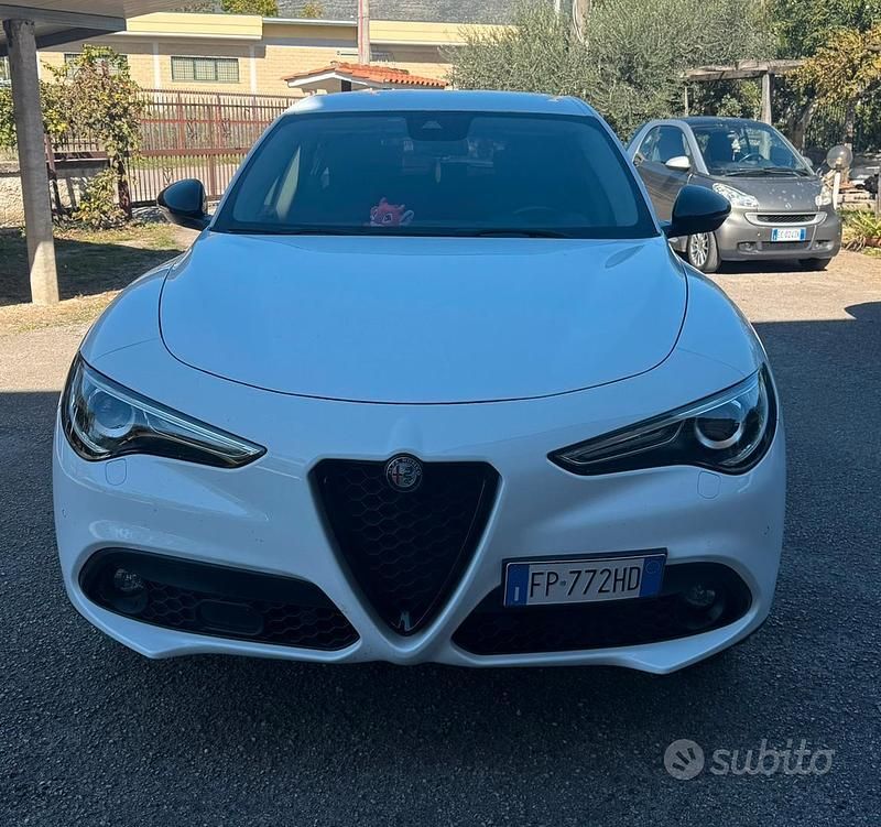 Usata Alfa Romeo Stelvio Executive 210 CV (154 kW) 2018 Nero SUV