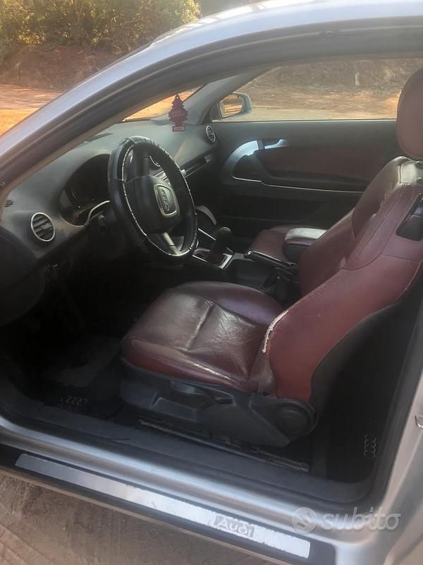 Usata Audi A3 102 CV (75 kW) 2005 Grigio Utilitaria