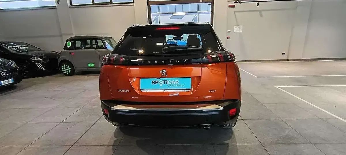 Usata Peugeot 2008 GT 131 CV (96 kW) 2022 Metallic copper SUV