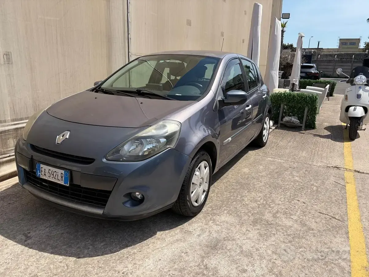 Usata Renault Clio II 111 CV (81 kW) 2010 Grigio Berlina