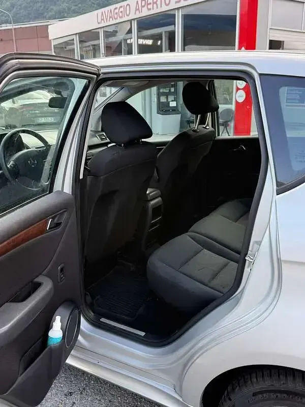Usata Mercedes A180 109 CV (80 kW) 2006 Argento Utilitaria