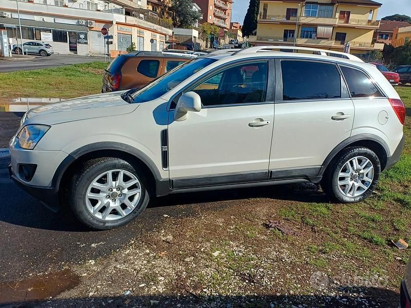 Usata Opel Antara 163 CV (119 kW) 2012 Bianco SUV