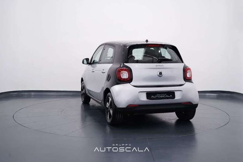 Usata Smart ForFour Passion 71 CV (52 kW) 2018 Argento metallizzato Utilitaria