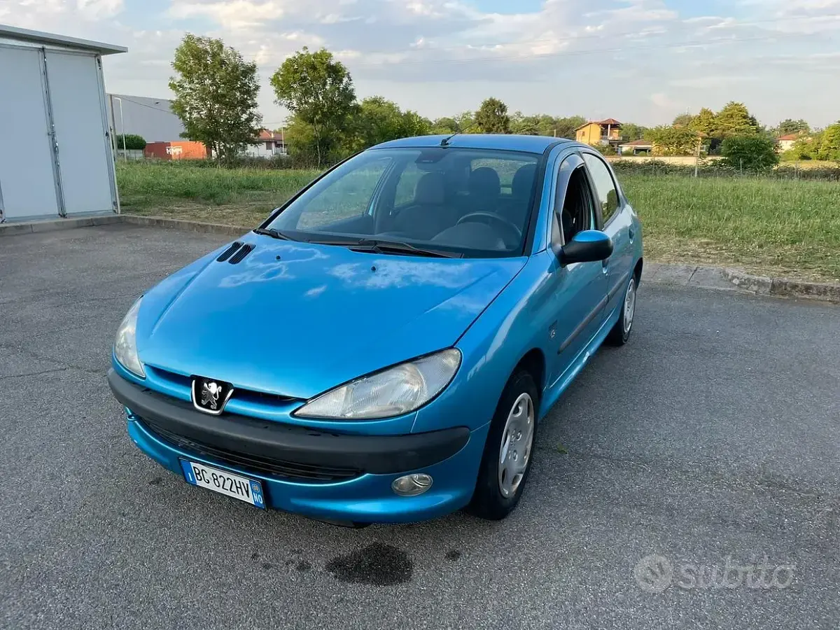 Usata Peugeot 206 75 CV (55 kW) 2000 Blu Berlina