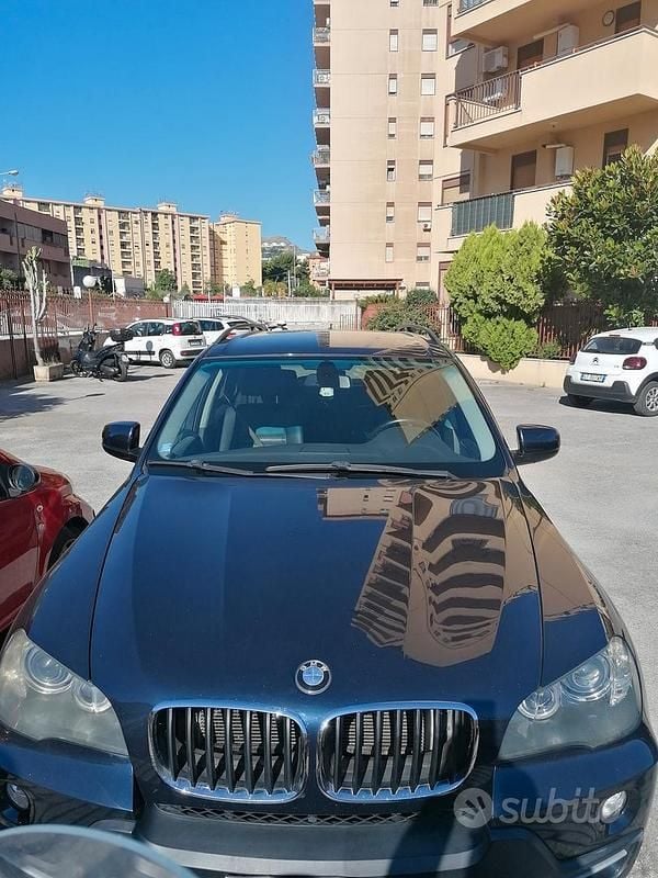 Usata BMW X5 272 CV (200 kW) 2009 Blu SUV