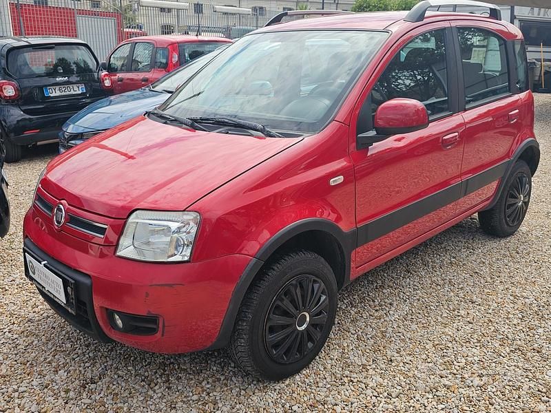 Occasion Fiat Panda 4x4 Climbing 69 ch (50 kW) 2011 Rouge Citadine