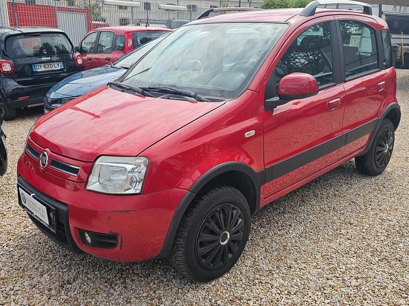 Usata Fiat Panda 4x4 Climbing 2011 Rosso Utilitaria