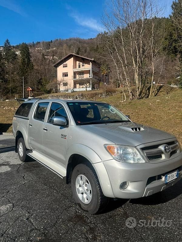 Usata Toyota HiLux SR 171 CV (125 kW) 2007 Pick-up