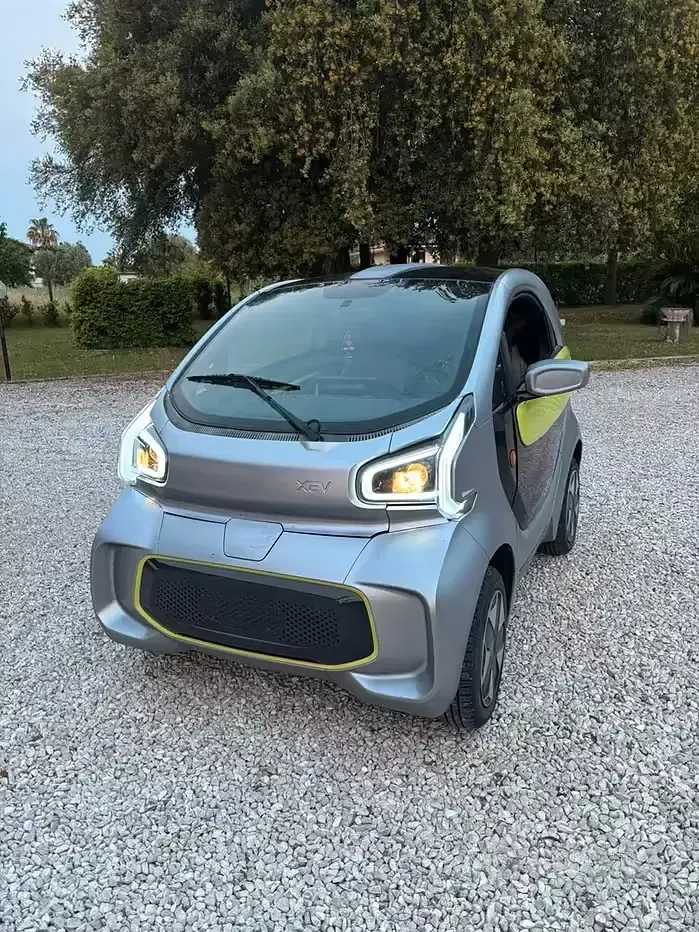 Usata XEV Yoyo 7 kW (10 CV) 2022 Grigio Utilitaria