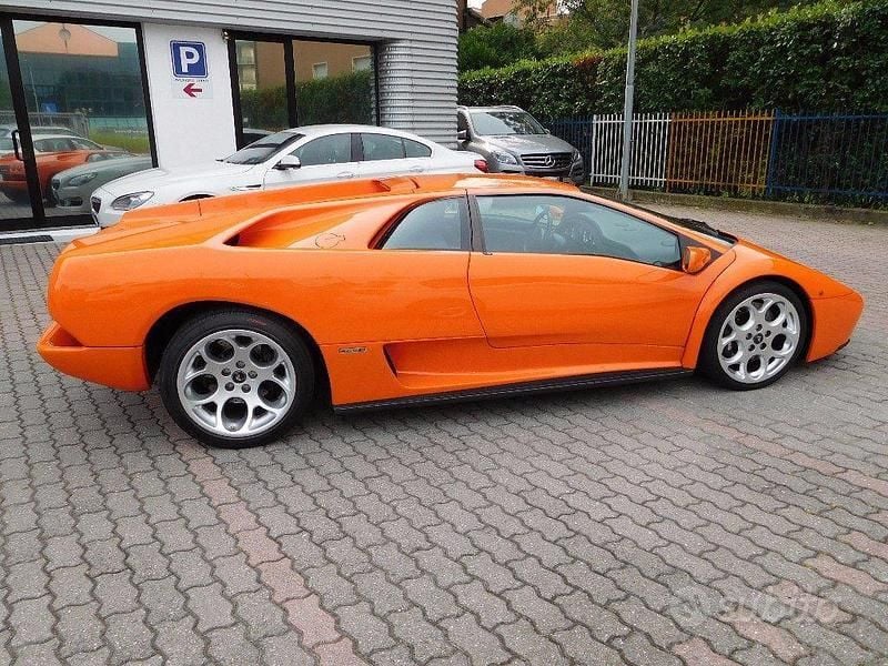 Usata Lamborghini Diablo 575 CV (422 kW) 2000 Orange / pastello Coupé