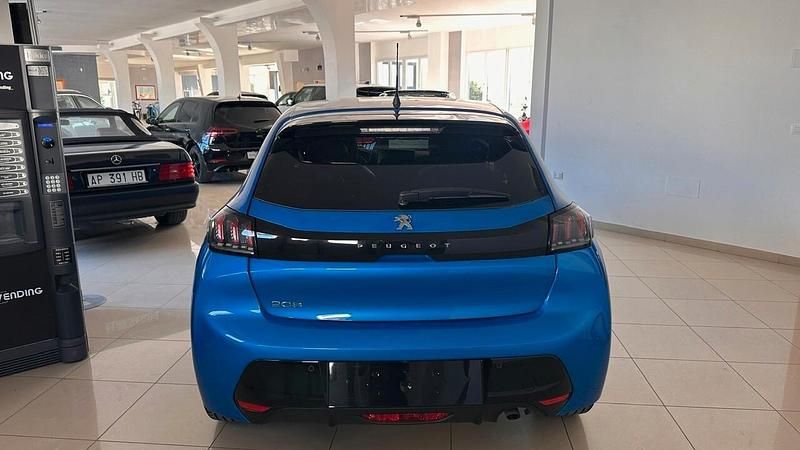 Usata Peugeot 208 Allure 100 CV (73 kW) 2023 Blu Utilitaria