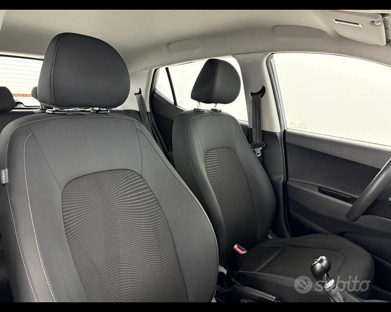 Usata Hyundai i10 67 CV (49 kW) 2019 Star dust Utilitaria