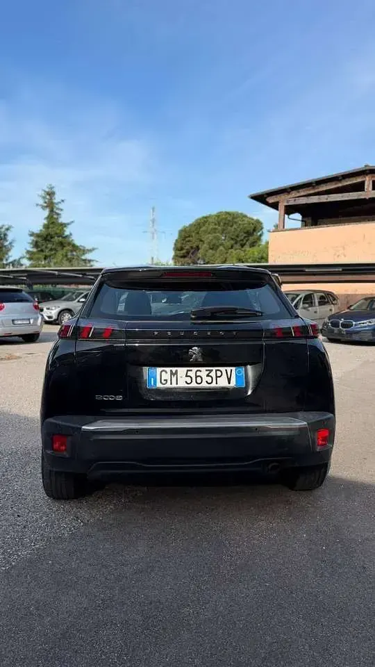 Usata Peugeot 2008 Active 102 CV (75 kW) 2023 Nero SUV