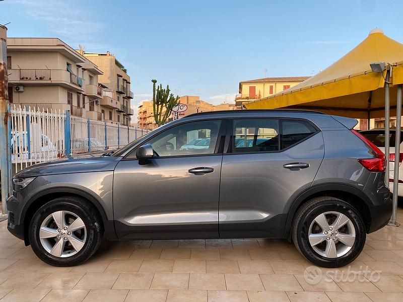 Usata Volvo XC40 Momentum 150 CV (110 kW) 2019 Grigio SUV