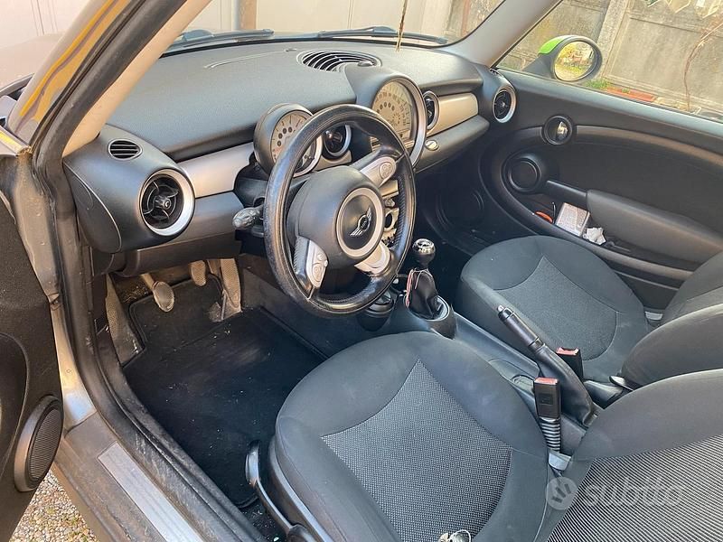 Usata Mini Cooper 90 CV (66 kW) 2009 Grigio Utilitaria