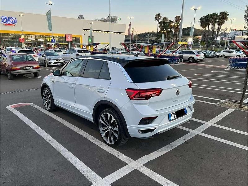Usata VW T-Roc R-line 116 CV (85 kW) 2019 Argento SUV