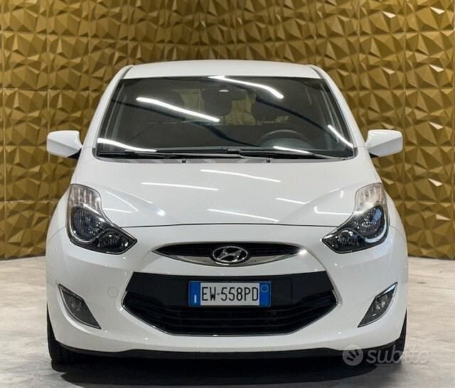 Usata Hyundai ix20 Comfort 90 CV (66 kW) 2014 Bianco Utilitaria
