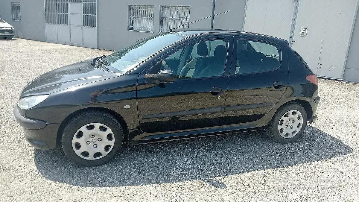 Usata Peugeot 206 75 CV (55 kW) 2005 Nero Berlina