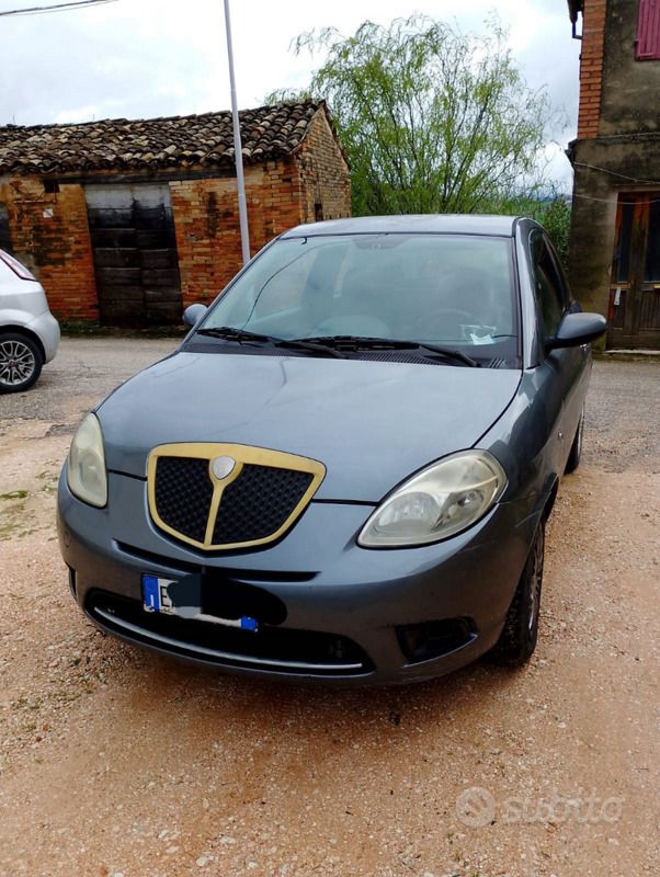 Usata Lancia Ypsilon 60 CV (44 kW) 2007 Grigio Utilitaria