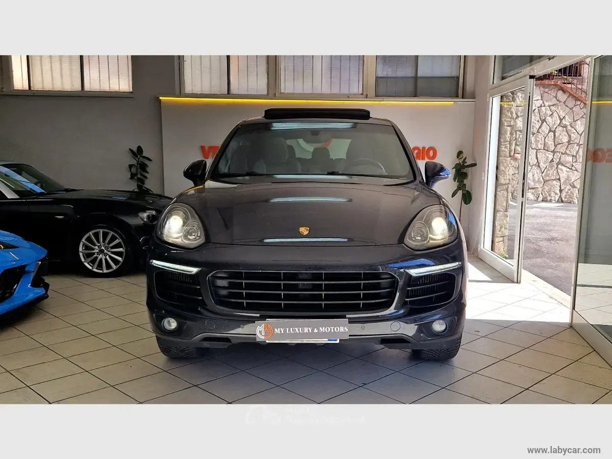 Usata Porsche Cayenne Platinum Edition 250 CV (183 kW) 2017 Nero SUV