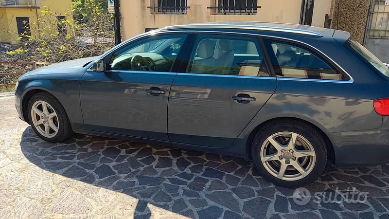 Usata Audi A4 Ambiente 190 CV (139 kW) 2010 Blu Station wagon