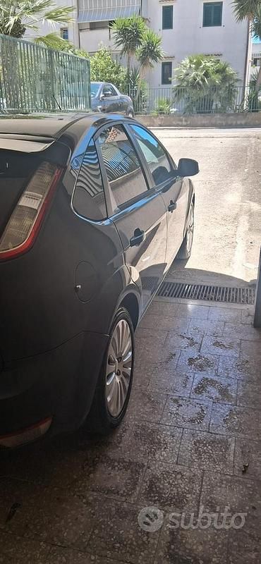 Usata Ford Focus 90 CV (66 kW) 2009 Grigio Berlina