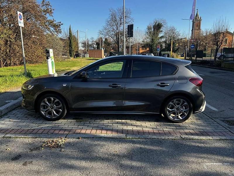 Usata Ford Focus ST-Line 125 CV (91 kW) 2023 Grigio Berlina