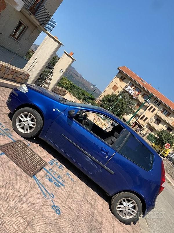 Usata Fiat Punto 80 CV (58 kW) 2008 Utilitaria