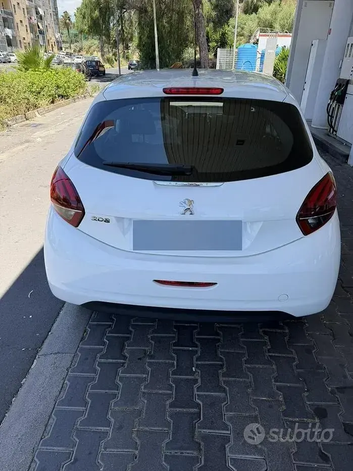 Usata Peugeot 208 102 CV (75 kW) 2019 Bianco Utilitaria