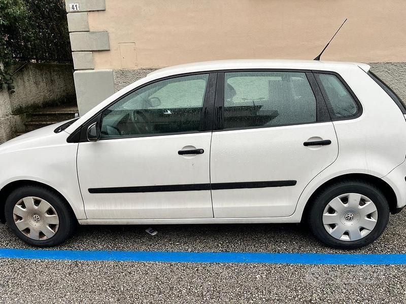 Usata VW Polo Trendline 54 CV (39 kW) 2007 Bianco Utilitaria