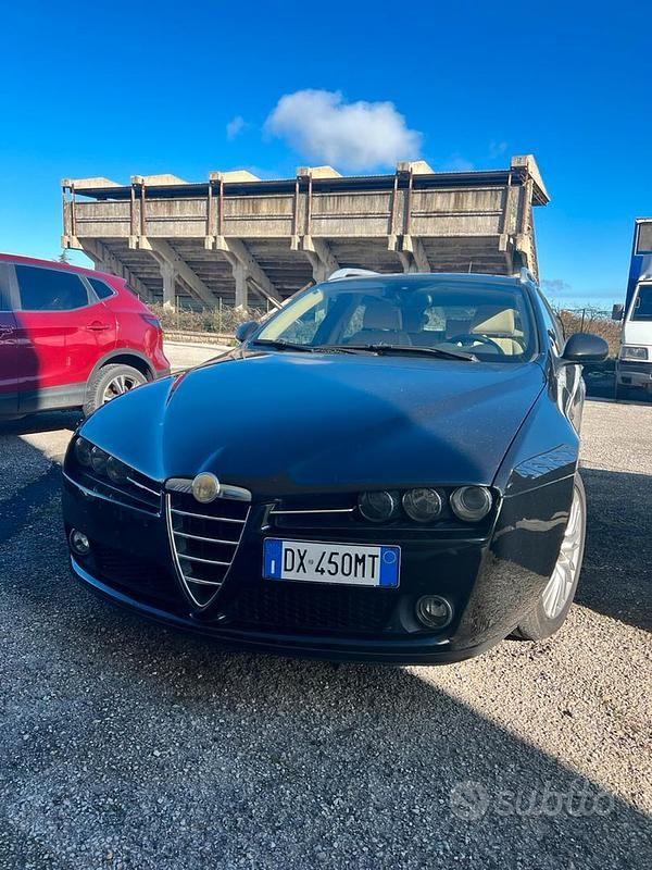 Nero Usata 2009 Alfa Romeo 159 Station wagon | 3500 € (Molto cara) - Immagine 1/4