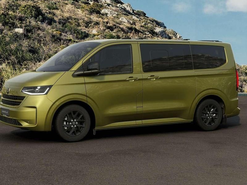 Nuova VW Caravelle Life 150 CV (110 kW) 2025 Warm green metallizzato Furgone