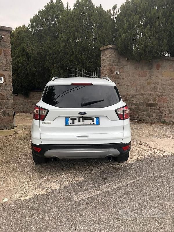 Usata Ford Kuga 120 CV (88 kW) 2017 Bianco SUV