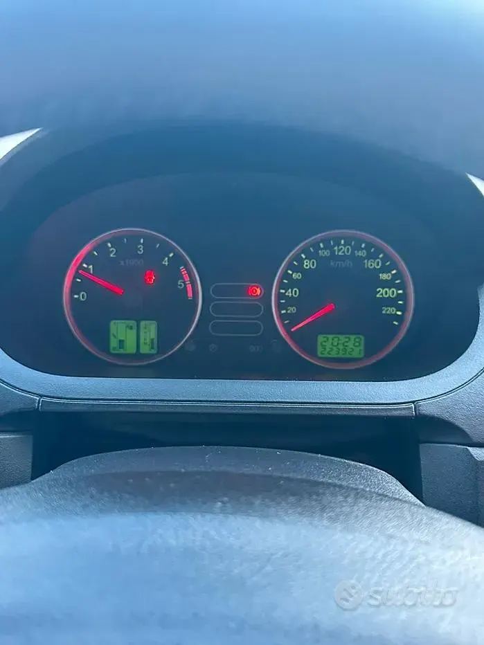 Usata Ford Fiesta 68 CV (50 kW) 2005 Utilitaria
