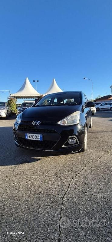 Nero Usata 2015 Hyundai i10 Comfort Due volumi | 7900 € (Buon prezzo) - Immagine 1/4