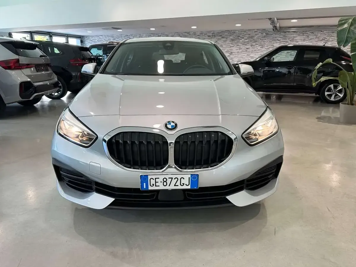 Usata BMW 118 Advantage 150 CV (110 kW) 2021 Argento Berlina