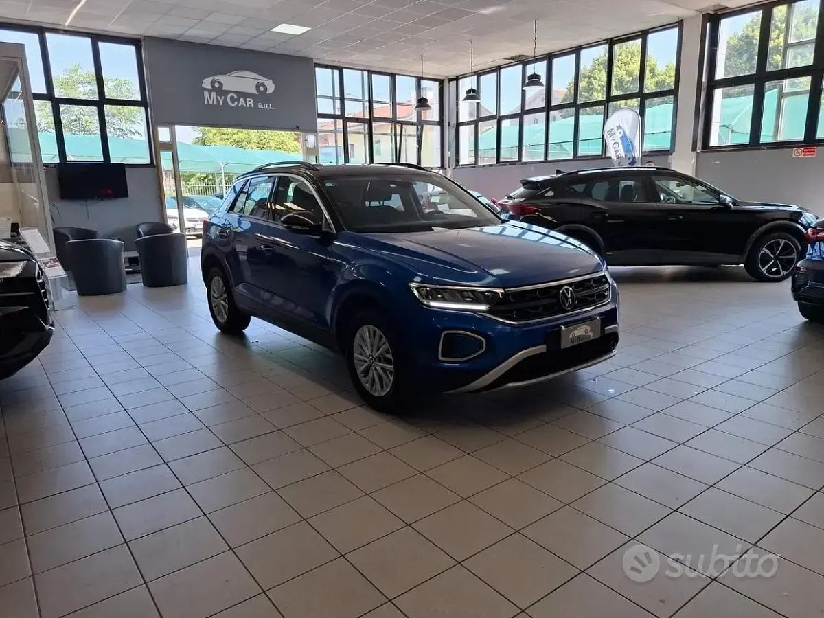 Usata VW T-Roc 110 CV (80 kW) 2022 Blu SUV