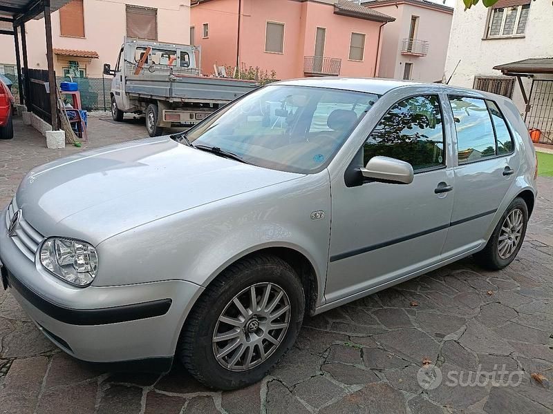 Usata VW Golf IV 75 CV (55 kW) 2002 Grigio Berlina