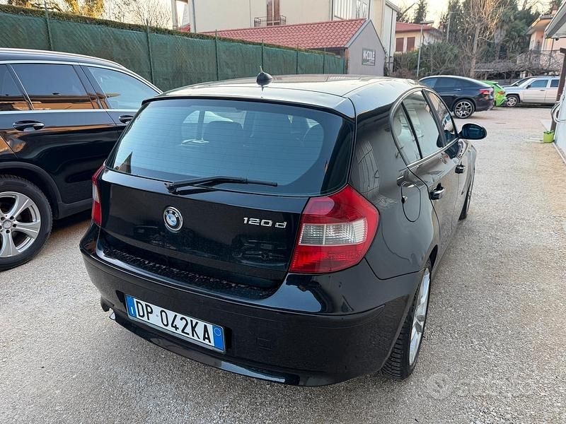 Usata BMW 120 163 CV (119 kW) 2005 Nero Utilitaria