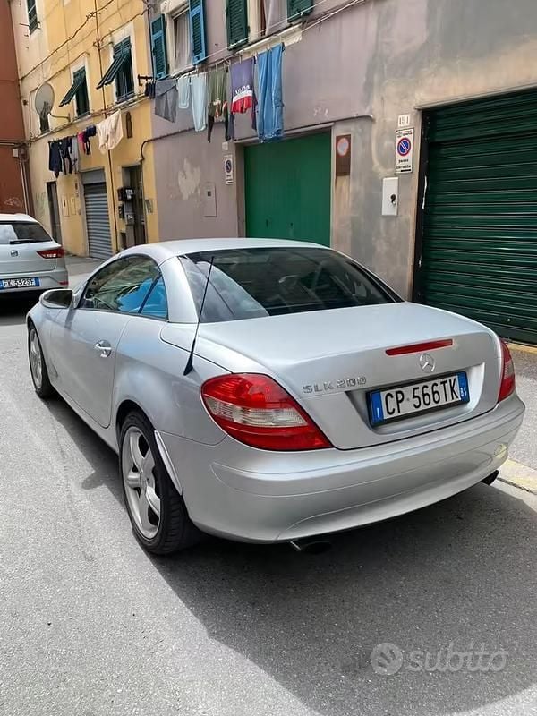 Usata Mercedes SLK200 163 CV (119 kW) 2005 Grigio Cabrio